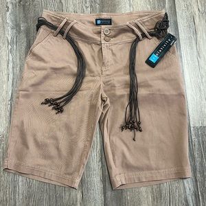 Relativity Women’s Shorts Size 10P NWT